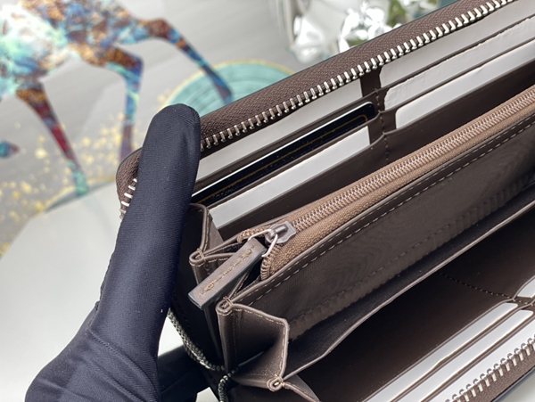 グッチ財布コピー着用イメージ